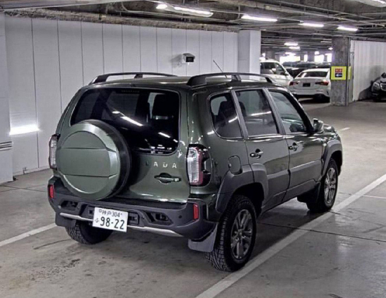 Japonya'da satışa hazırlar Lada Niva Travel. Kilometre 2 bin km'lik bir araba için sadece 600 bin ruble sorulur