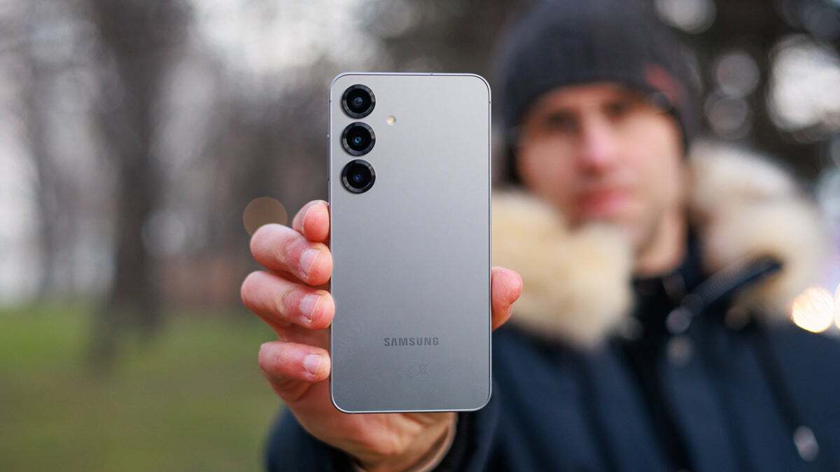 AI, fark yaratacak kadar yalnız mı? | Resim Kredisi - Phonearena - Galaxy S26 Ultra'yı ne kadar çok duyarsam, Galaxy S24 Ultra'yı o kadar çok almak istiyorum