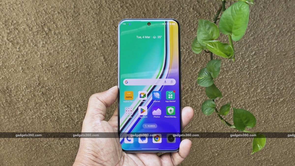 RealMe P3 Pro Dörtlü Yansımalar Gadgets 360 RealMep3pro RealMe