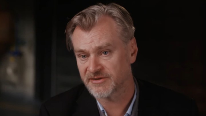 Christopher Nolan, evrensel resimler için bir promosyonda Penheimer hakkında konuşuyor.