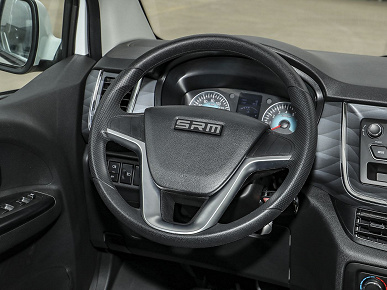 Bu, SKM markasının altındaki yeni minivan Avtovaz'ın salonu olacak: İç mekanın yayınlanmış fotoğrafları