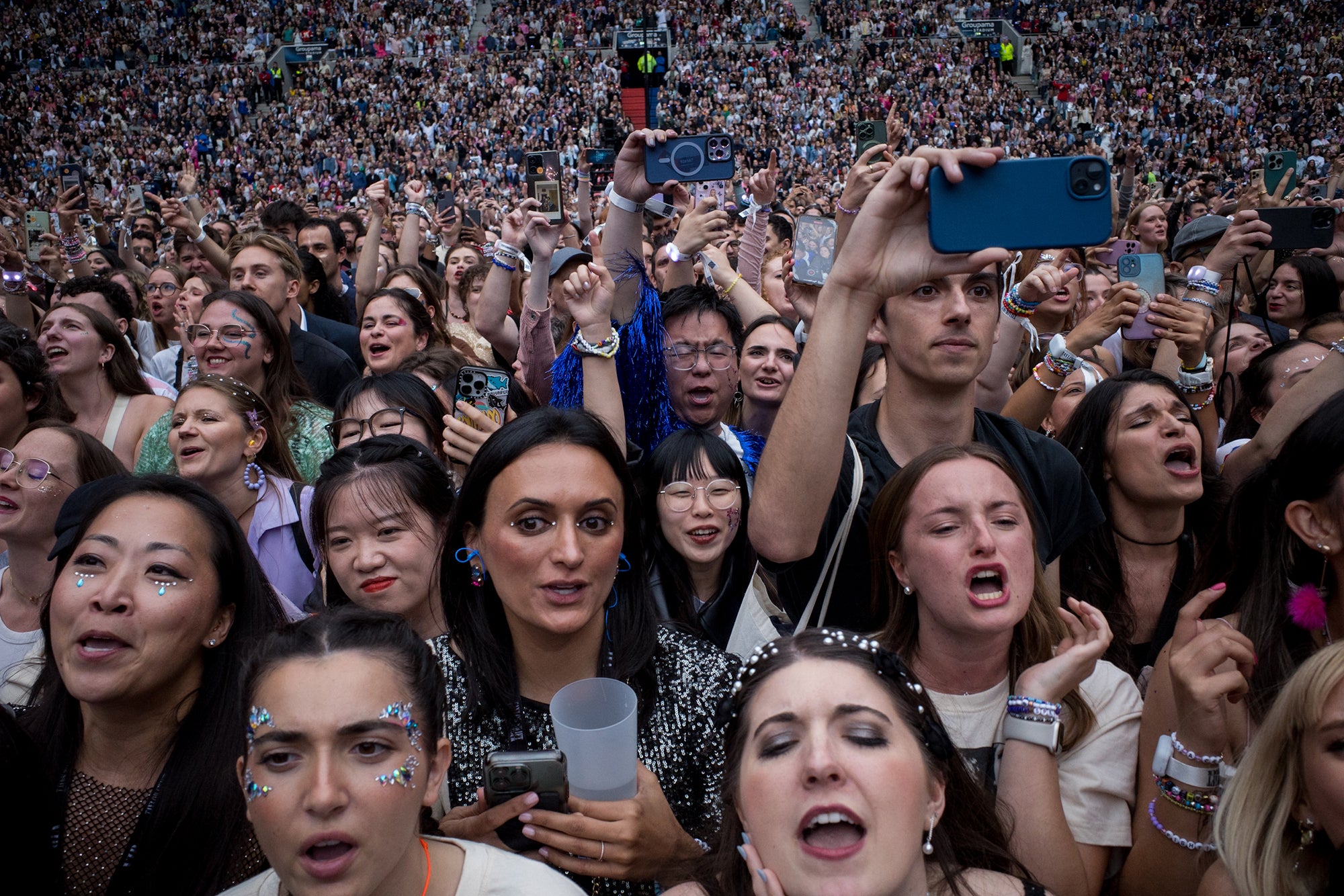 Buna benzer görkemli bir çekim yapmak için büyük, özel bir kameraya ihtiyacınız yok. | Resim Kredisi - GR Fotoğraf Festivali'nden Umareta Dan 2024 - Gözlem ve Öğren: Akıllı telefon fotoğrafçılık becerileriniz kalkmak üzere!
