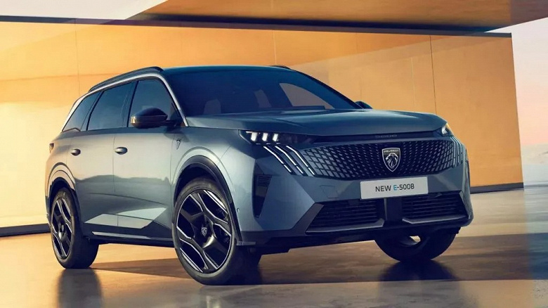 Şimdi benzin. Elektrikli otomobilden sonra Peugeot, ICE ile yeni bir 5008 modeli yayınlamaya karar verdi