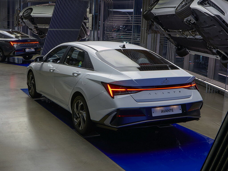 200 beygir gücü, Lada Aura fiyatında Hyundai'yi mükemmel donattı. Rusya'da Hyundai Avante 2025'i güçlü bir motorla satmaya başladılar