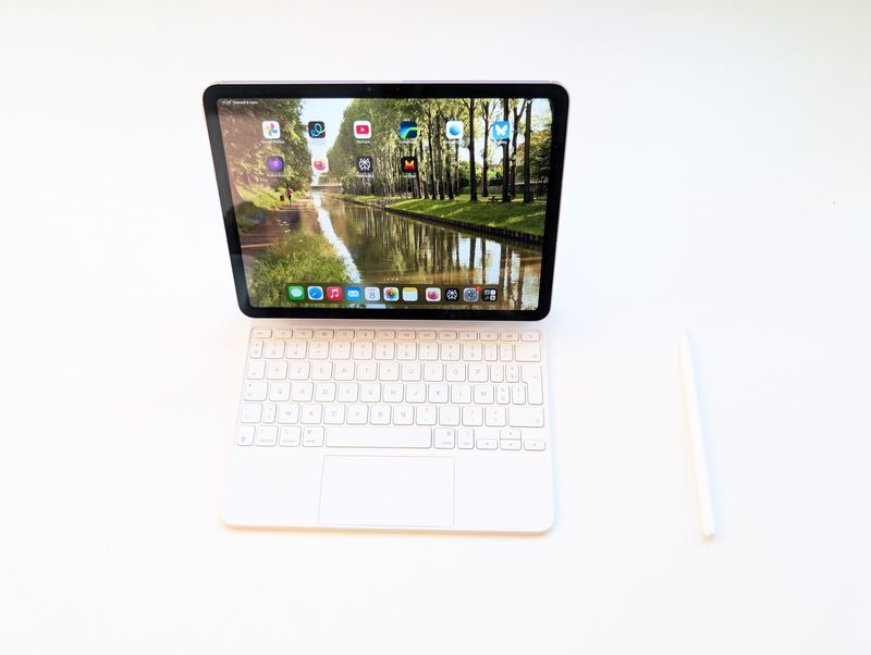 Apple iPad Air M3 11 '', Apple Pencil Pro Stylus ve Sihirli Klavye, 2025, Ph. Moctar Kane.