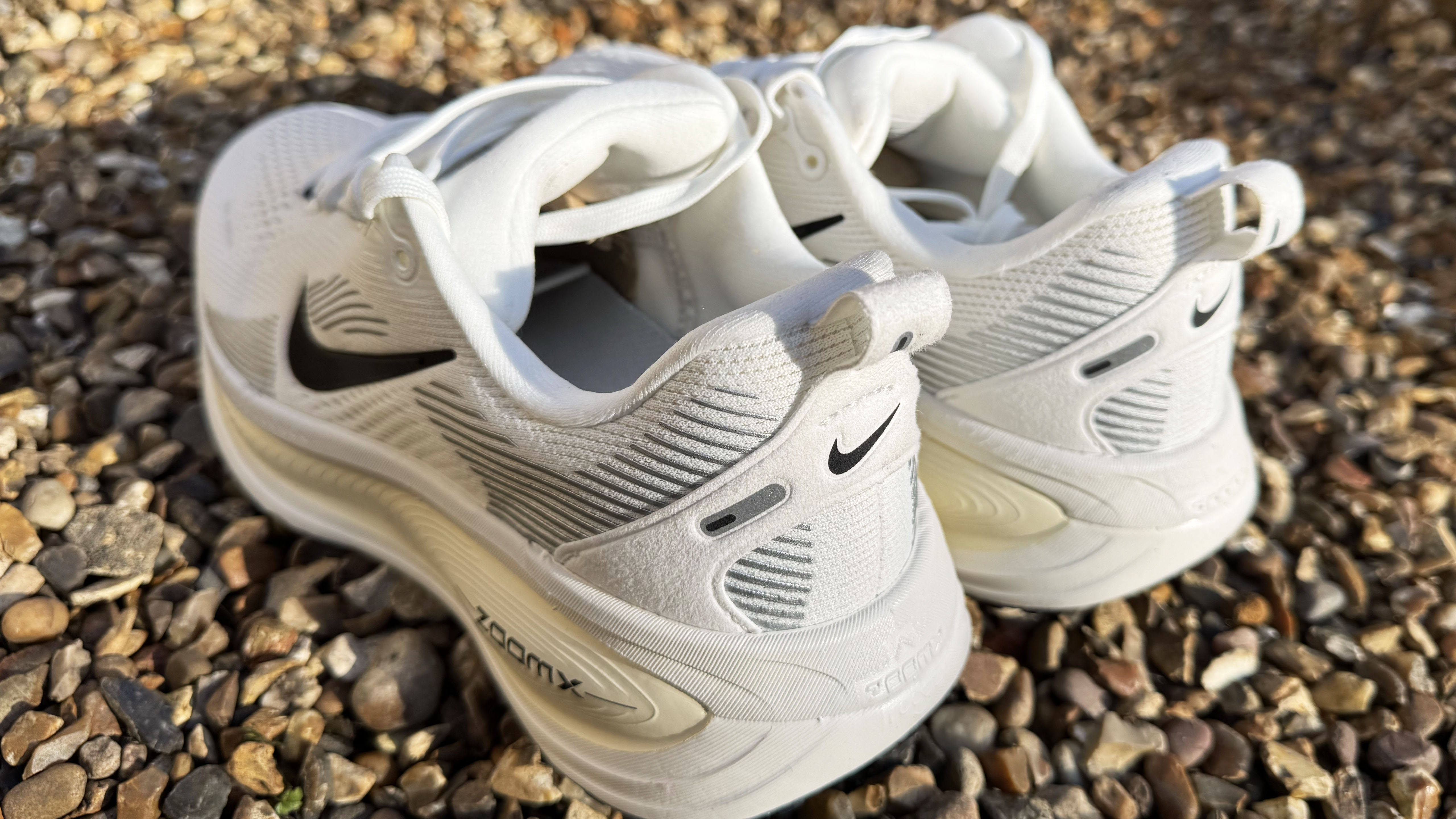 Nike Vomero 18 koşu ayakkabısının bir fotoğrafı