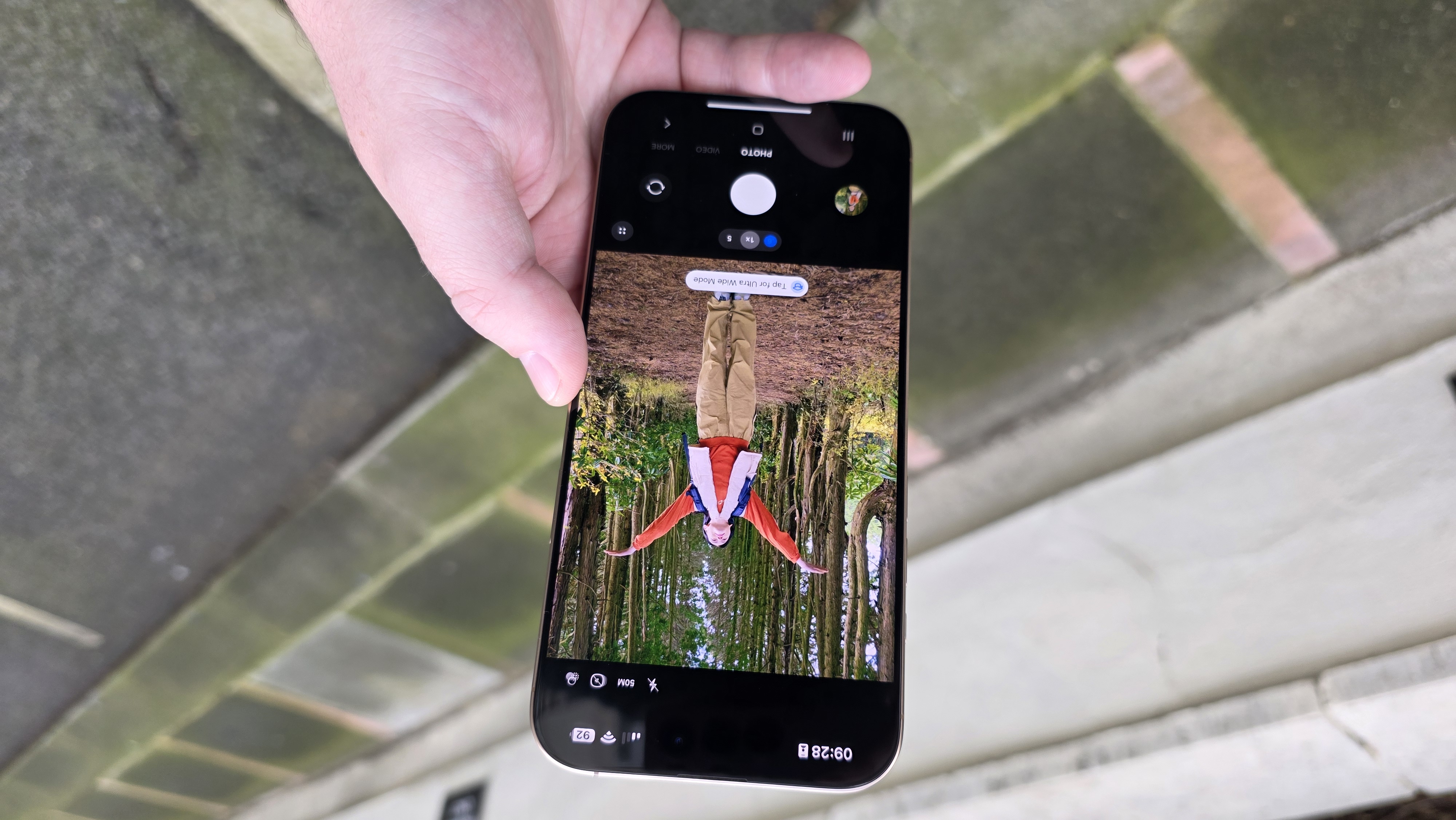 İPhone 16 Pro Max'te Galaxy Camera örneğini deneyin