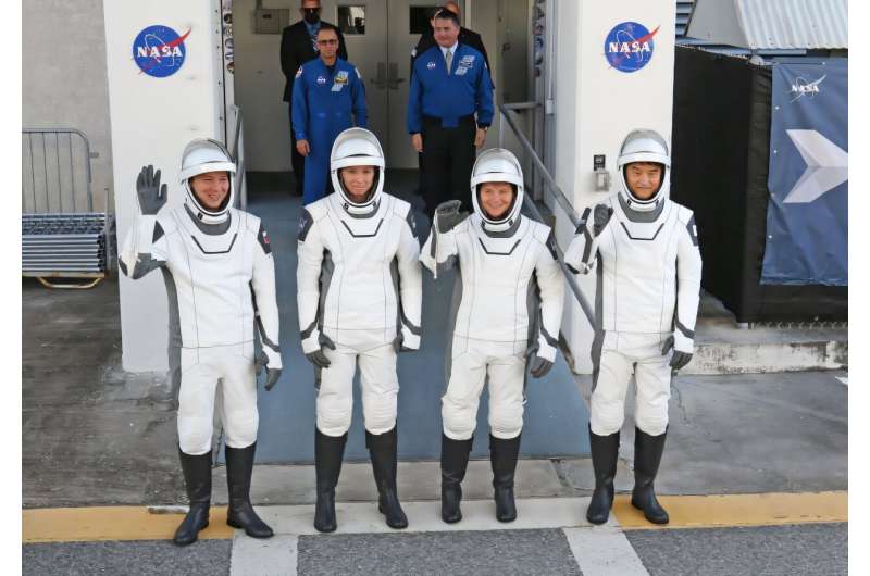 Mürettebat-10 misyonunun gelişi Wilmore ve Williams'ın ISS'den ayrılmasına izin verecek