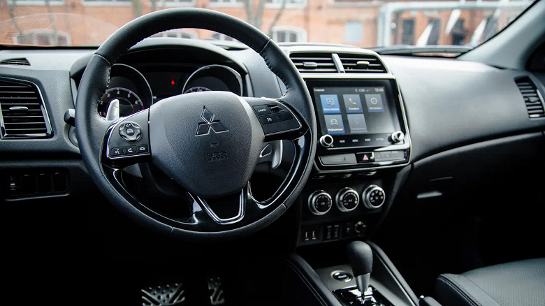 Rusya'da 2022 tarihli yeni Mitsubishi ASX hala Rusya'da satılıyor, 2,8 milyon ruble