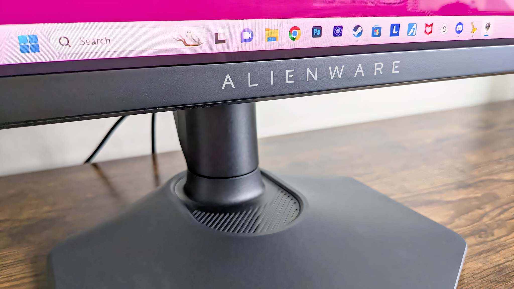 Alienware AW2725DF Alienware Logosu.