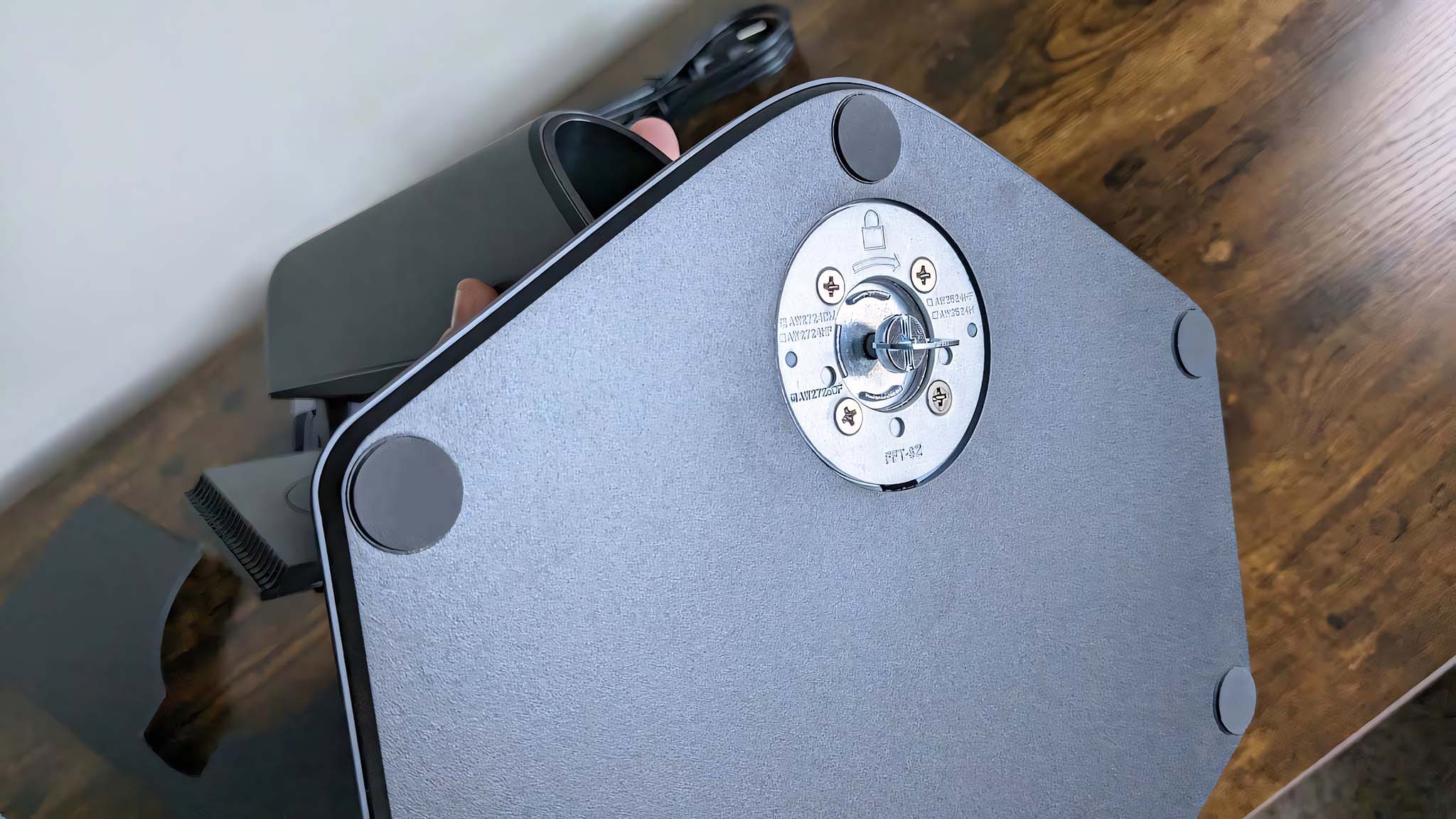 Alienware AW2725DF Dahili Vida.