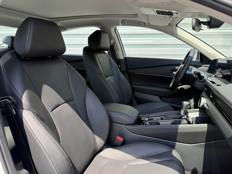 Honda Accord 2025 Sport temsil ediliyor - Araba hemen 8.500 dolarlık bir indirimle sunuldu