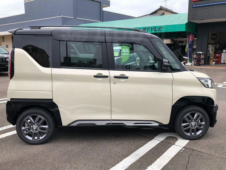 Yeni All -tekerlekten çekiş Mitsubishi sadece 1.46 milyon ruble. Rusya'da zaten Mitsubishi Delica Mini 2025 sipariş edebilirsiniz.