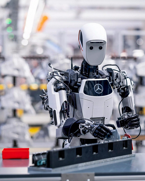 Gelecek geldi: İnsan benzeri robotlar zaten Mercedes-Benz fabrikasında çalışıyor