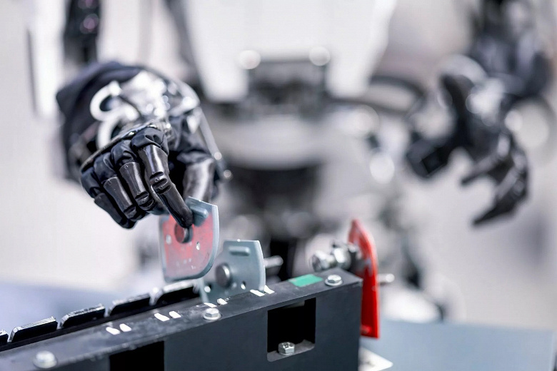 Gelecek geldi: İnsan benzeri robotlar zaten Mercedes-Benz fabrikasında çalışıyor