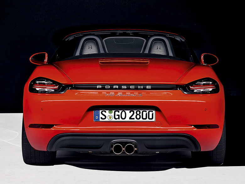 350 hp, “robot” ve arka tekerlekten çekiş - 17 milyon ruble. Rusya'da zaten Porsche Boxster s 2025'i satın alabilirsiniz