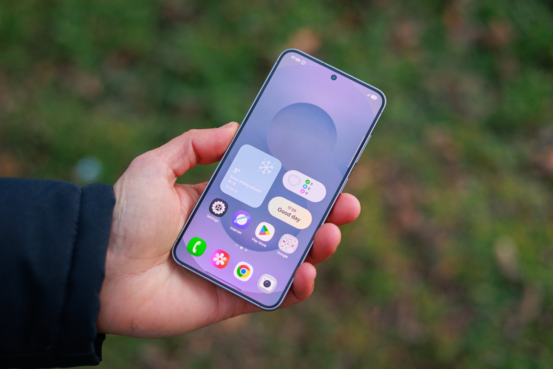 Galaxy S25 de parlak bir ekranla geliyor, ancak Xiaomi 15 Ultra ile aynı sınıfta değil. | Resim Kredisi - Phonearena - Süper Parlak Telefon Ekranları: Hakkında Bilmemiz Gereken Gizli Tuzaklar