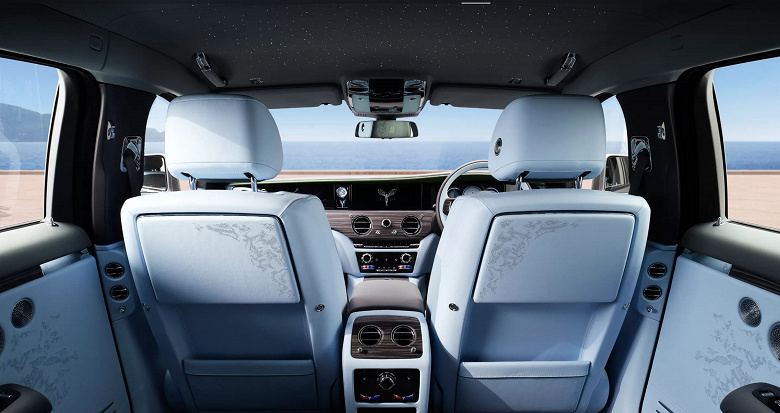 Yaptırımlar bir engel değildir: Rusya'da 72.5 milyon ruble için yeni bir Rolls-Roye Hayalet Exted Series II 2025 satıyorlar