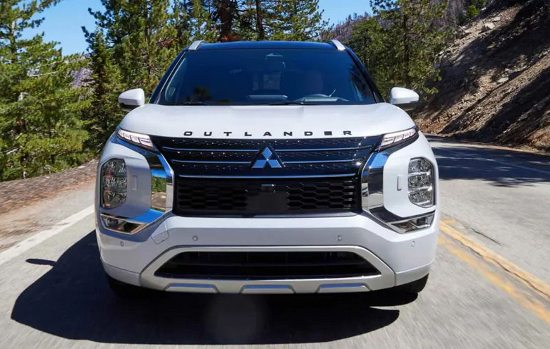 İyi bilinen bir tekerlekten çekiş crossover için 4 milyon ruble. Rusya'da Mitsubishi Outlander 2025'te emirleri kabul etmeye başladılar
