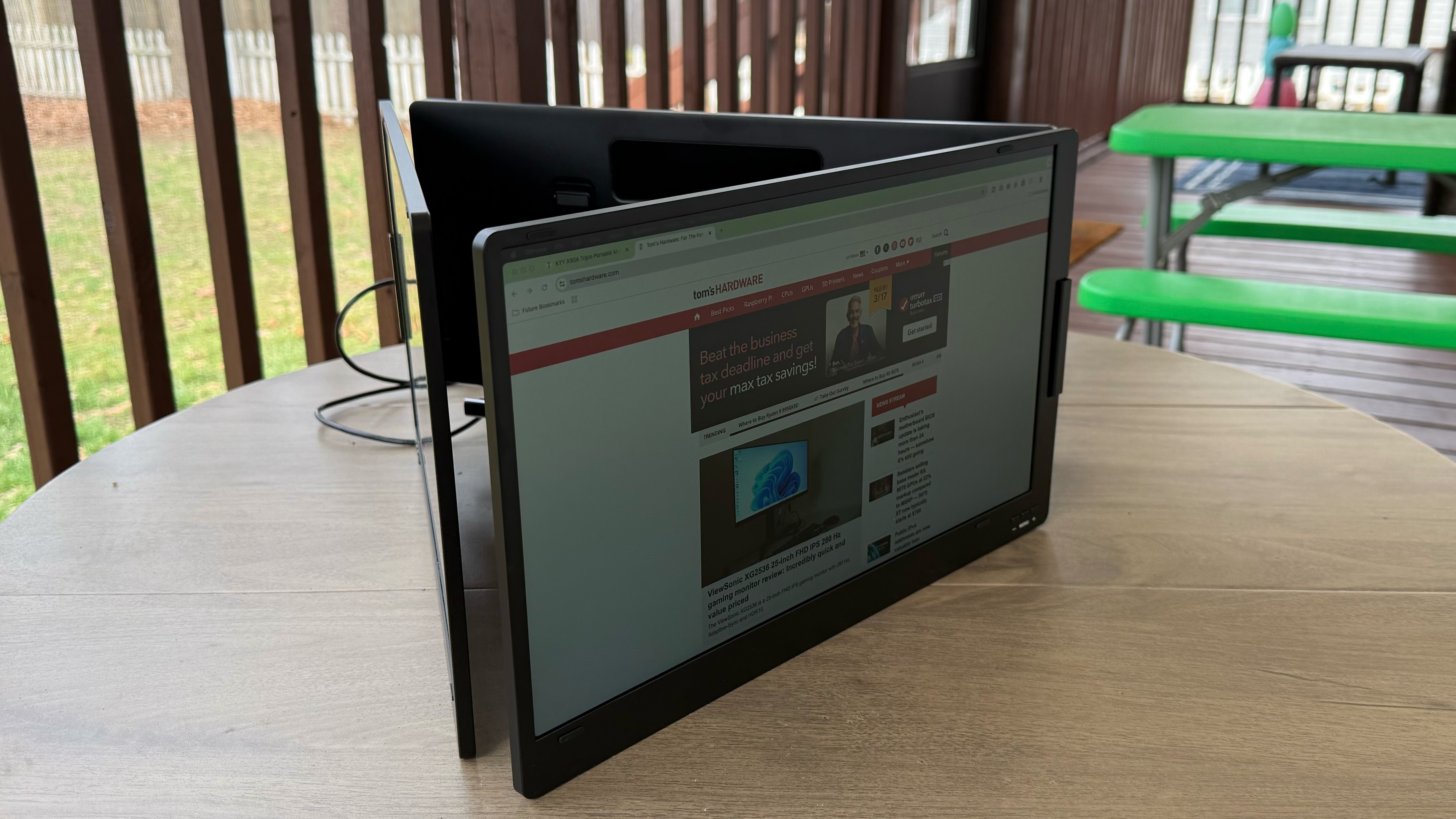 KYY X90D Üçlü Taşınabilir Monitör