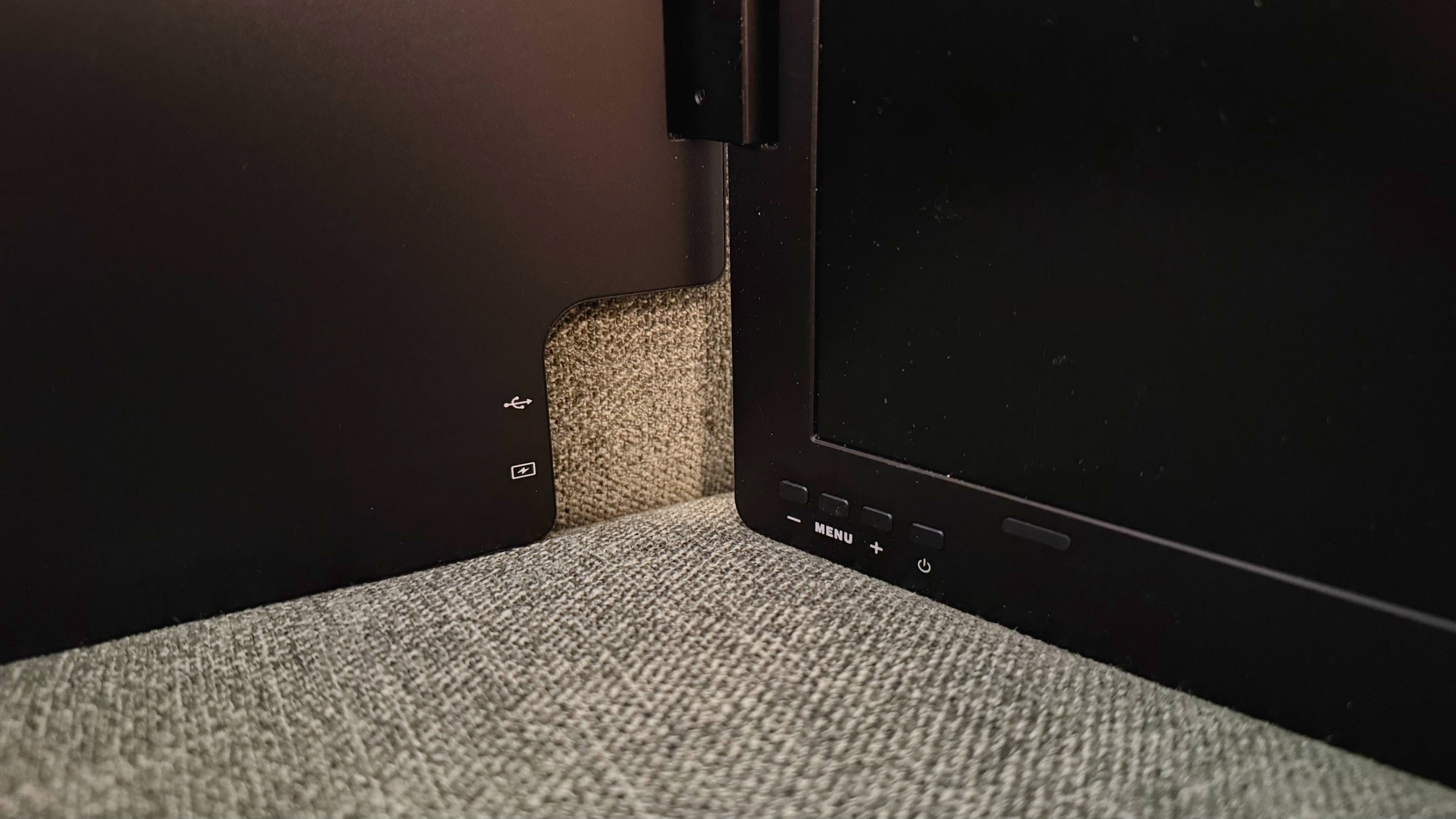 KYY X90D Üçlü Taşınabilir Monitör