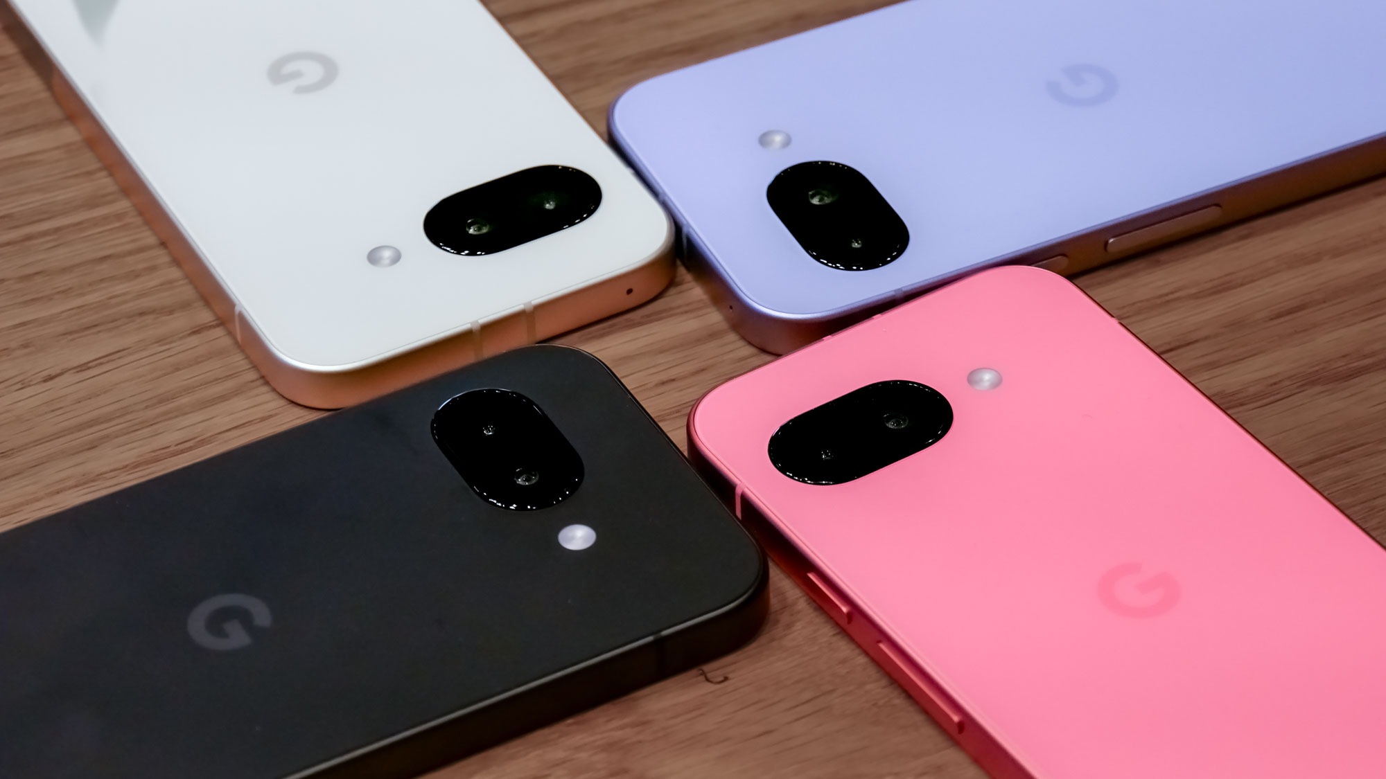 Google Pixel 9A uygulamalı.