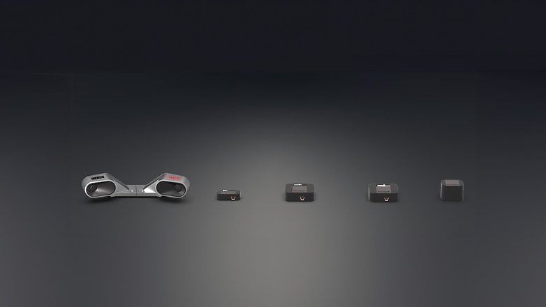 Bir çarpışma modülü ve diğer ek modüller dahil olmak üzere koyu bir arka plan üzerinde beş Worx modülü.