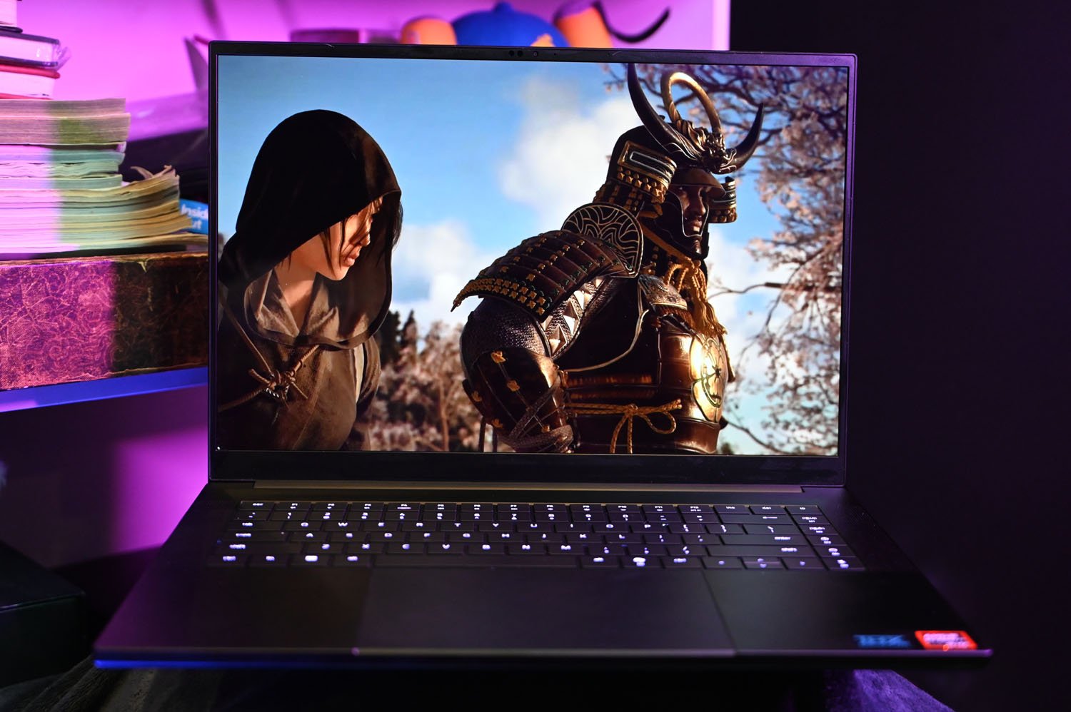 Razer Blade 16 2025 ekranda Assassin's Creed Shadows'tan Çekim