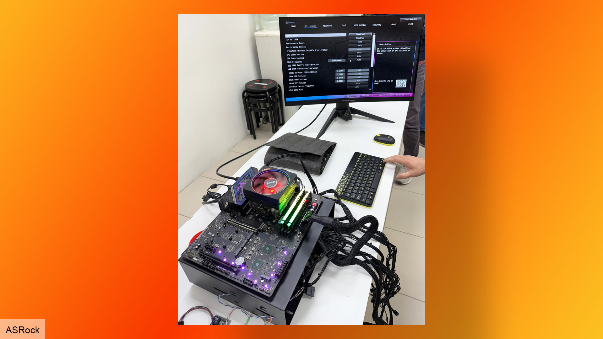 Asrock-Booting-Motherboard Asrock, anakartın şimdi iyi öne çıktığını söylüyor.