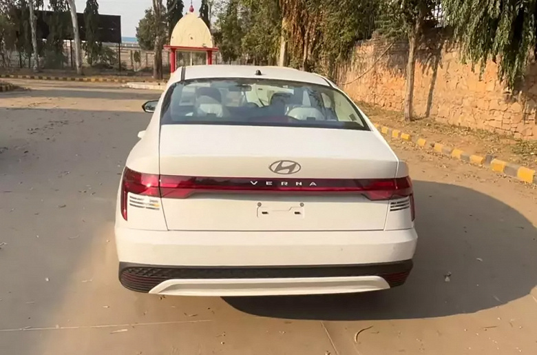 Temel sürümdeki en ucuz Hyundai Verna (Solaris): İlk 