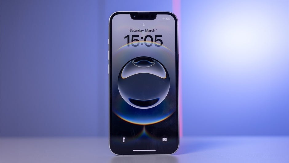 Apple'ın orta menzilli telefon trenindeki varlığı bir şey ifade ediyor. | Phonearena tarafından görüntü - amiral gemileri kenarlarını kaybediyor ve bu orta -rangerlar