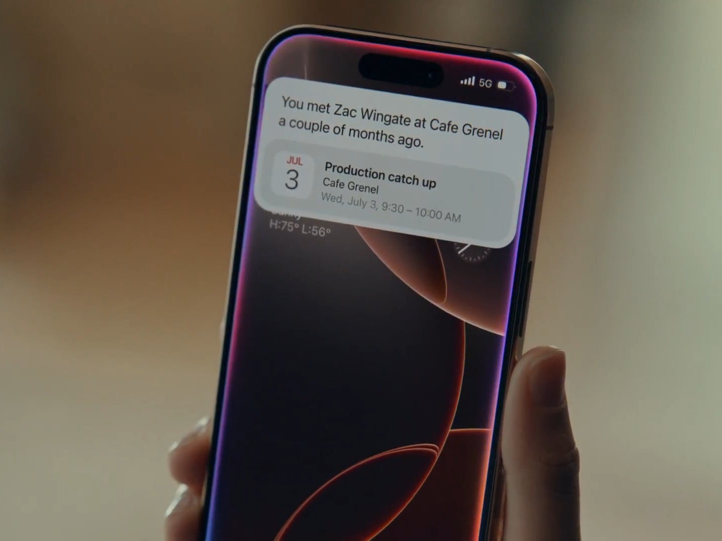 Kişisel Siri hakkında şu anda kaldırılmış videodan hala. | Resim Kredisi - Apple - Apple, daha fazla gecikmeleri duyurduktan sonra iPhone 16 için “Kişisel Siri” videosunu çekiyor