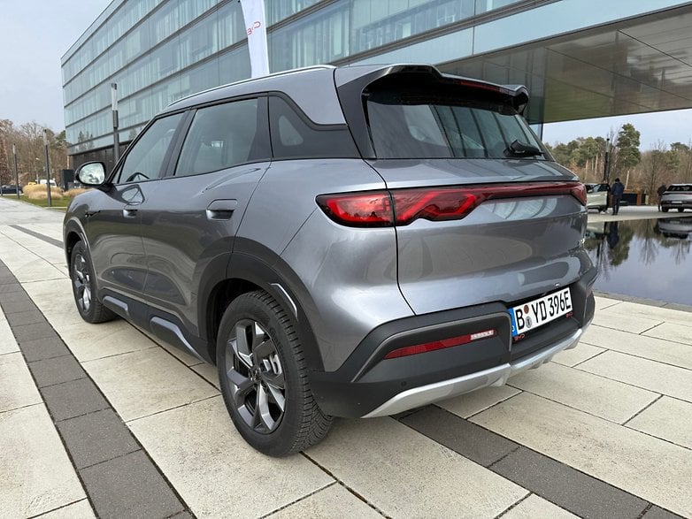 Arka görünümde BYD ATTO 2. Arka görünümde BYD ATTO 2.