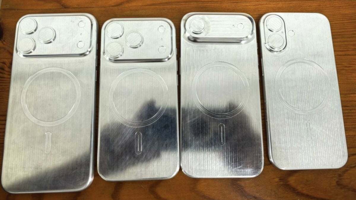 Farklı kamera kesikleri ve magsafe halka izlerini gösteren iPhone kılıfları için dört metal kalıp fotoğrafı.