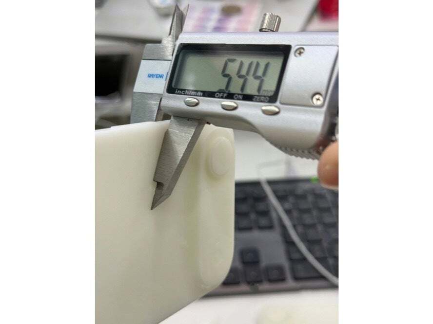 Ölçülen bir iPhone 17 hava kukla ünitesinin görüntüsü