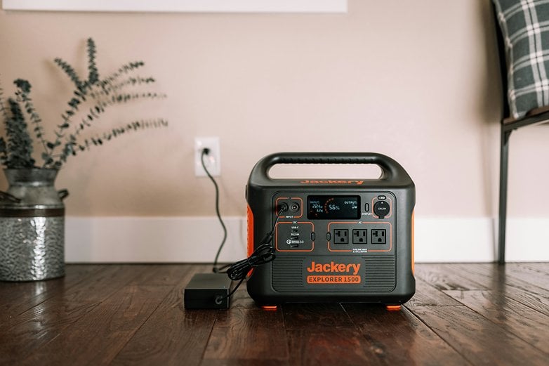 Jackery Powerstation yaşam alanında elektrik depolama