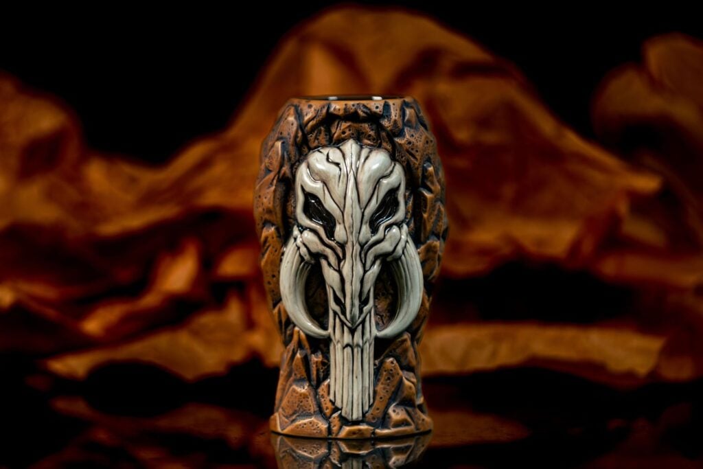 Disneyland Force Mythosaur Mug Sezonu