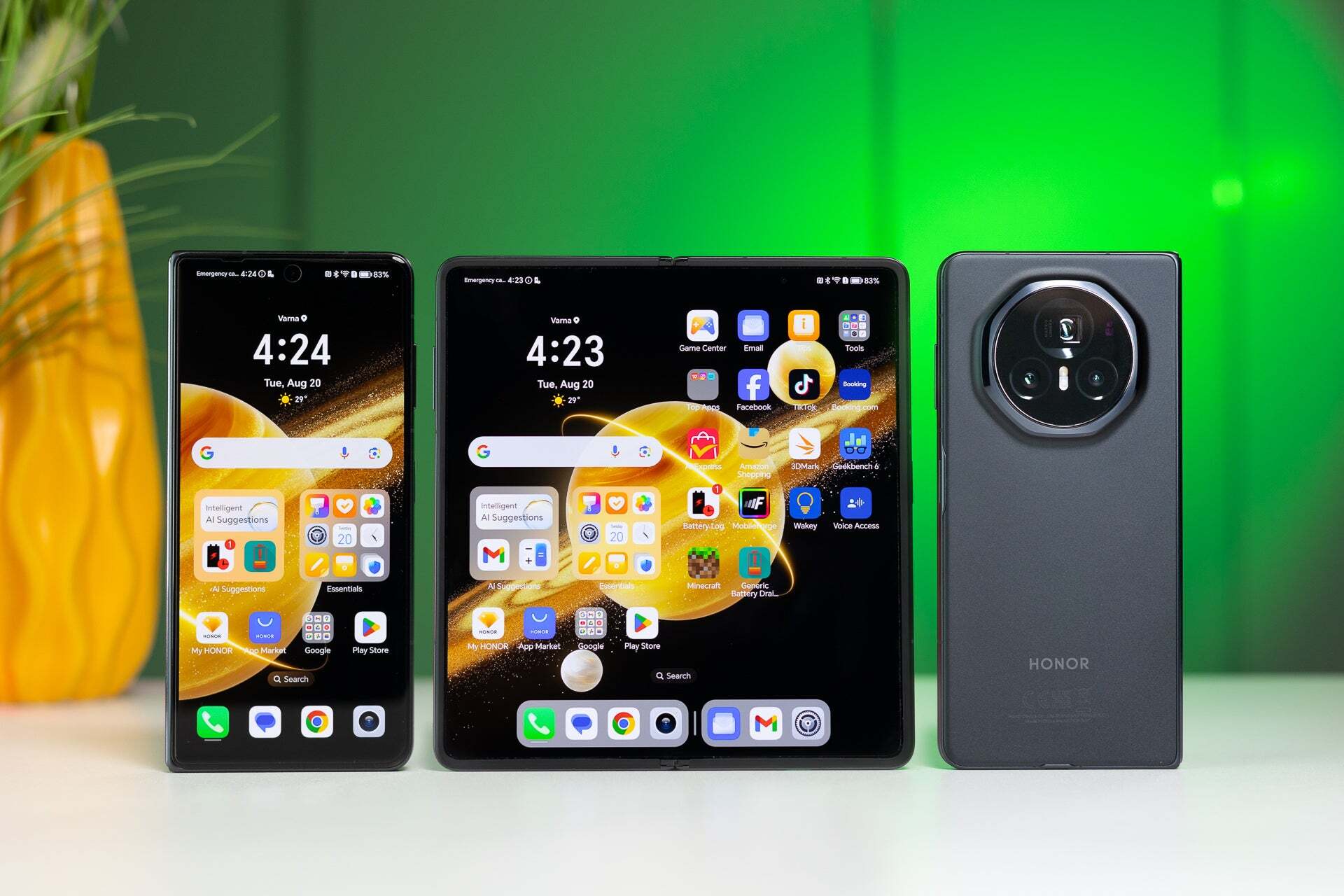 Dünyanın en ince katlanabilir mi? Honor Magic V4, oppo'dan başlığını geri almaya hazır görünüyor