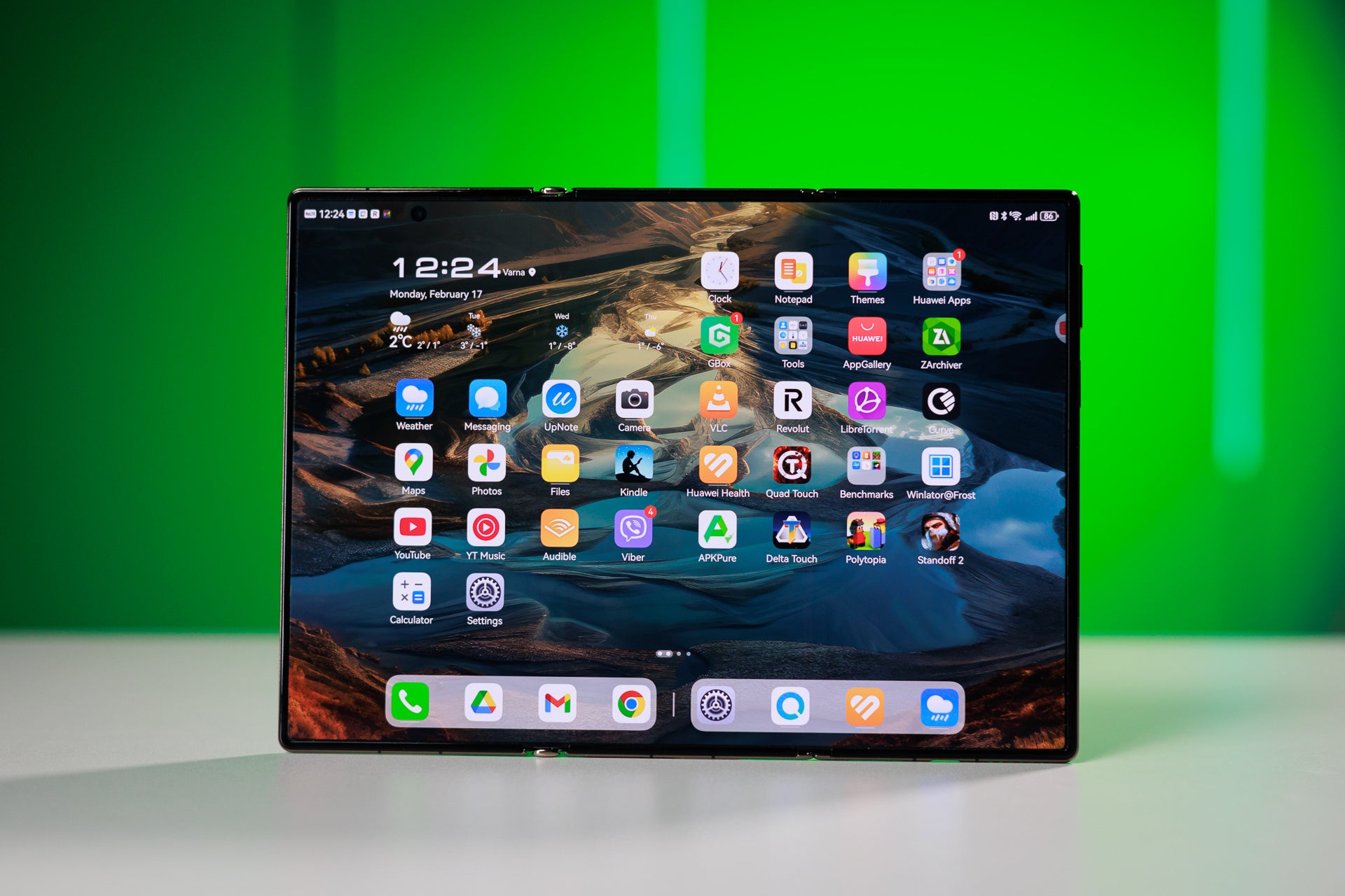 Huawei Mate Xt üzerindeki ön ekranın görüntüsü