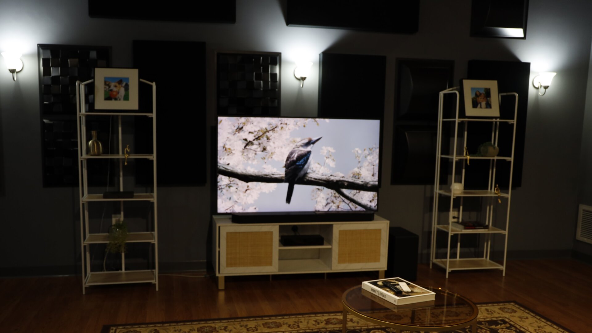 Samsung iki müzik çerçevesiyle çevrili çerçeve