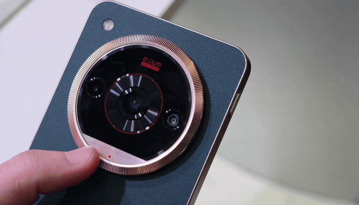Nubia Focus 2 Ultra Smartphone'un kamera kadranı döndürülüyor.