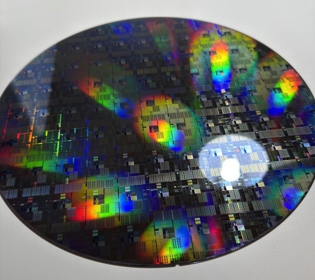 TEST Silikon gofret TSMC'nin Fab 16 yakınındaki bir çöplükte bir Redditor tarafından bulundu. Image Credit-Reddit Abonesi & nbsp; avx512-vnni-tsmc Silikon gofretleri çöp kutularında fırlatma fabların yakınındaki değil "çip binning"