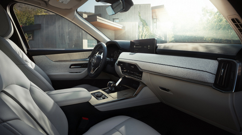 Rusya'da zaten büyük bir amiral gemisi crossover sipariş edebilirsiniz Mazda CX-90 2025 7.3 milyon ruble