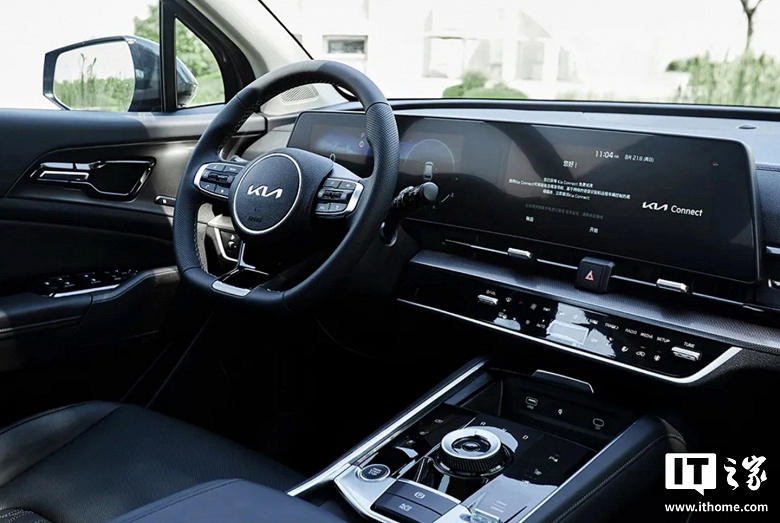 Bu, fiziksel düğmelere sahip yeni ucuz Kia Sportage: En taze crossover içeride ve dışta gösterildi