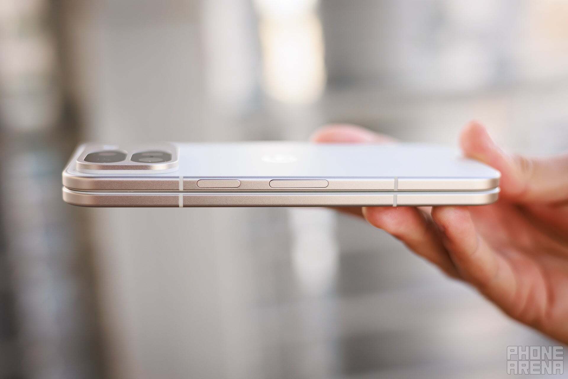 Pixel 9 Pro kat. | Resim Kredisi - Phonearena - Delidim, şimdi memnunum: Pixel 10 Pro katının Pixel 9 Pro kat klonu olmasıyla neden bir sorun değil