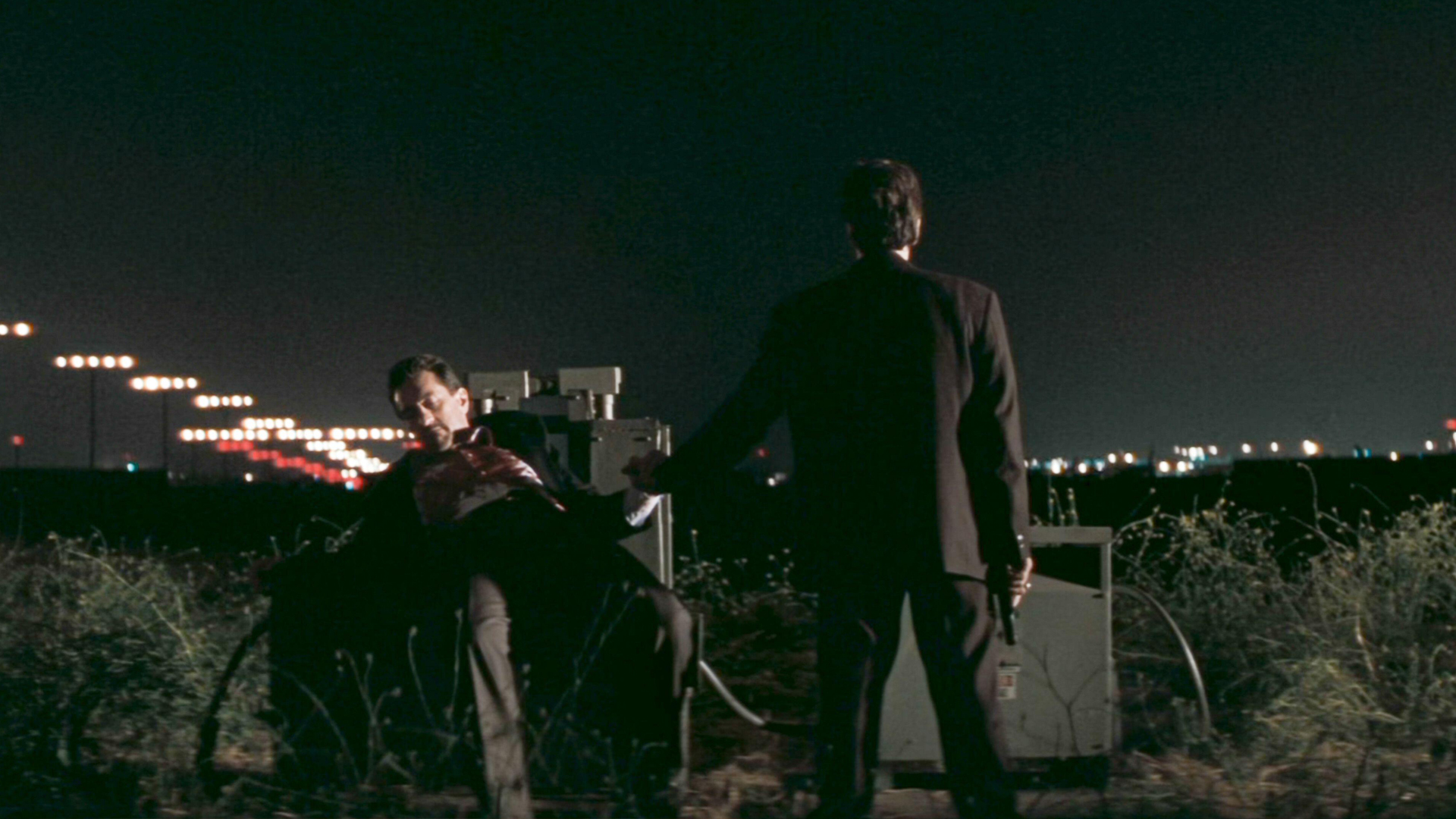 Robert De Niro ve Al Pacino ile LAX Havalimanı'nda el ele tutuşan sıcaklığın sona ermesi.