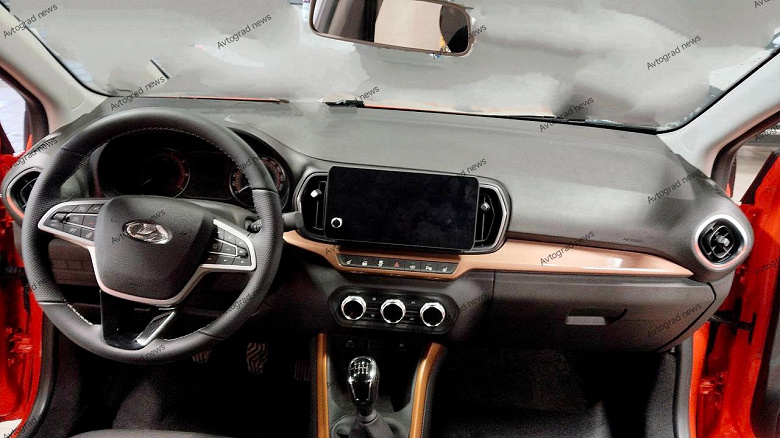 Lada Iskra SW Cross, 6 vitesli yeni bir şanzıman ile tüm detaylarda gösterildi