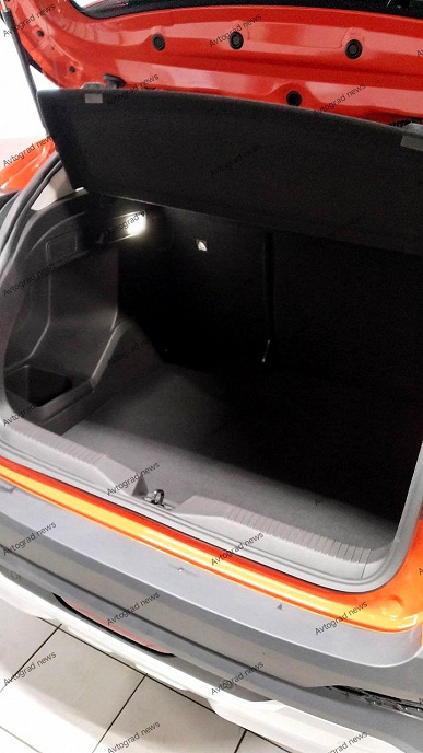Lada Iskra SW Cross, 6 vitesli yeni bir şanzıman ile tüm detaylarda gösterildi
