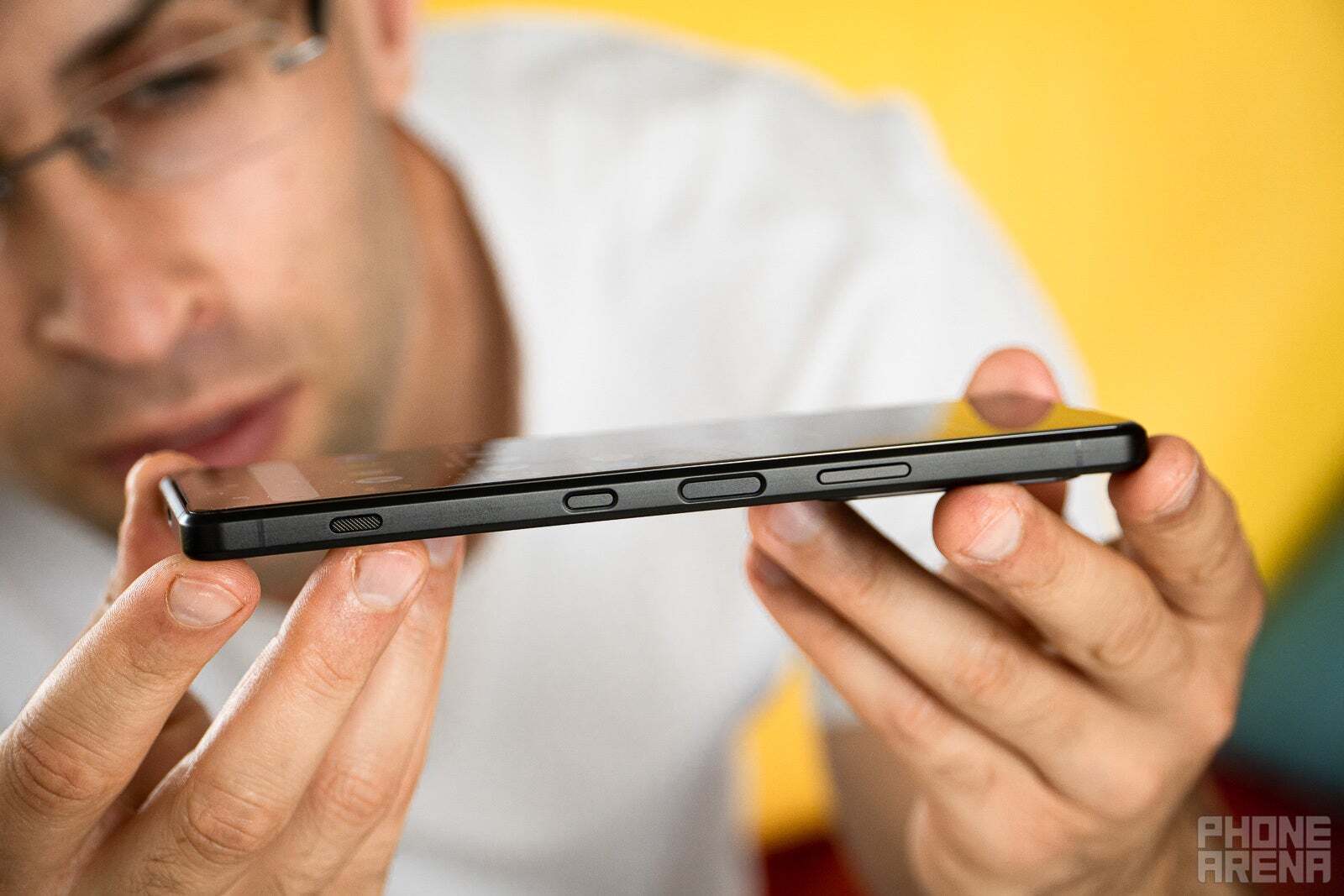 Xperia 1 V'ye bakıyor