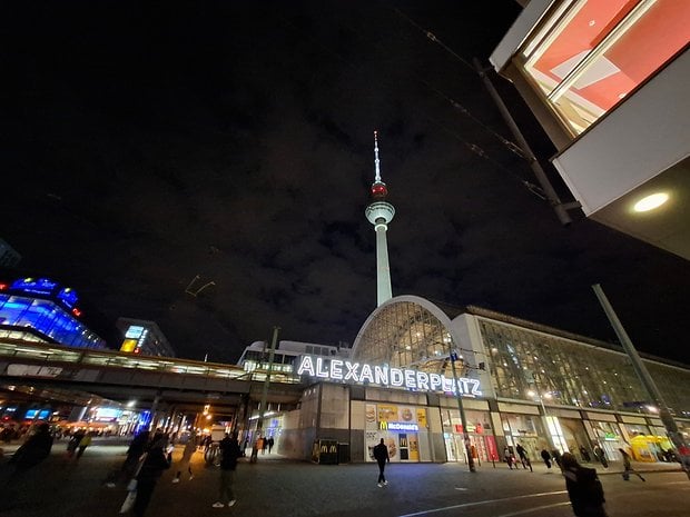 Samsung Galaxy A55: Ultraweitwinkel (0.5x) (gece modu)
